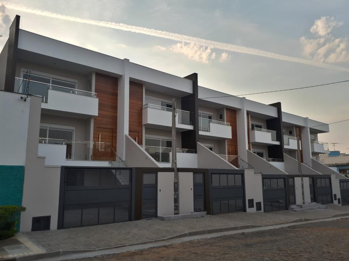 Casa com três dormitórios no bairro São José em São Leopoldo